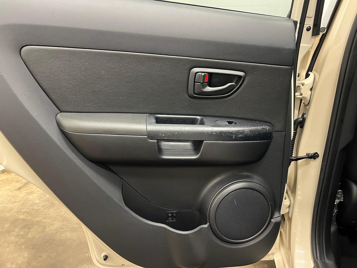Kia Soul Base - Thumbnail 9