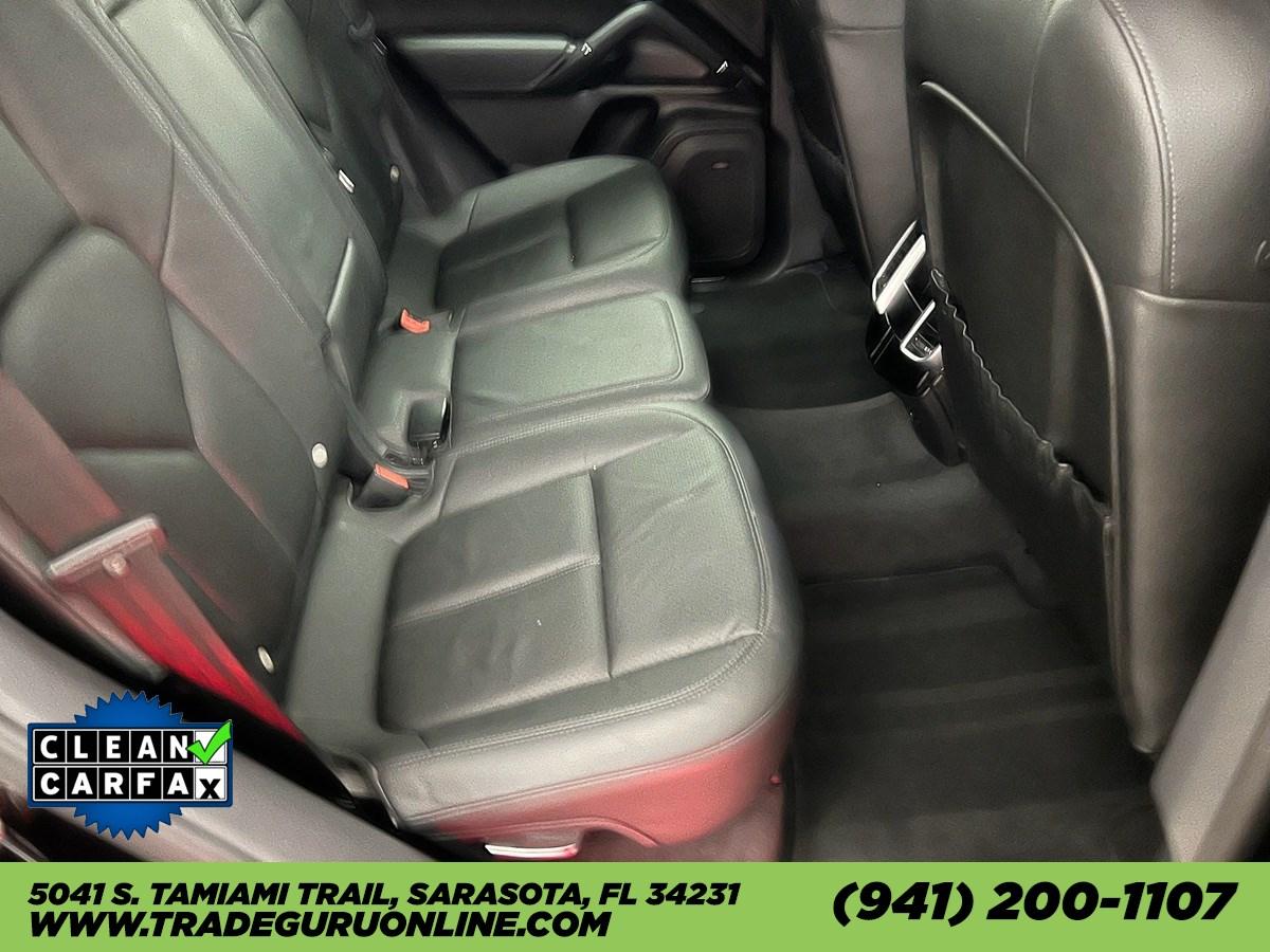 Porsche Cayenne Platinum Edition - Thumbnail 12