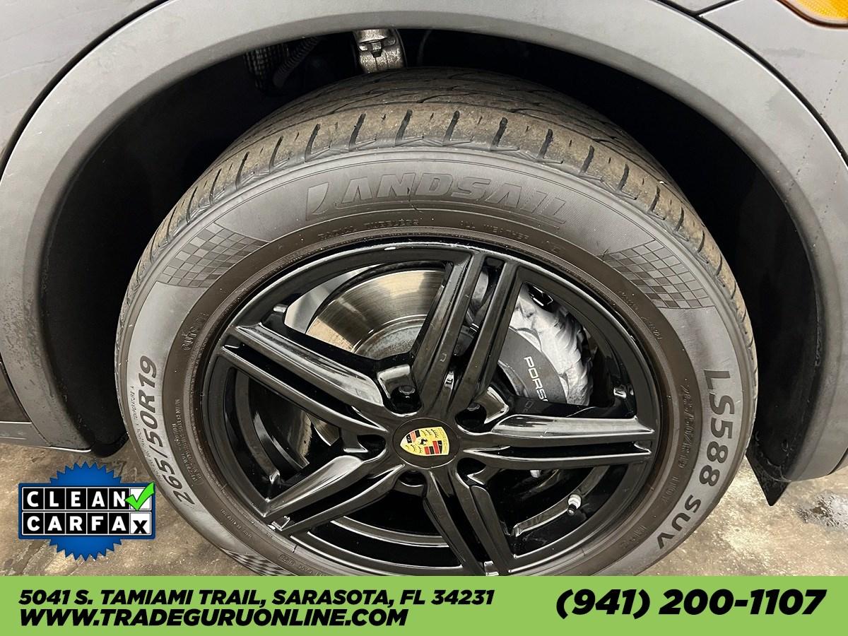 Porsche Cayenne Platinum Edition - Thumbnail 16