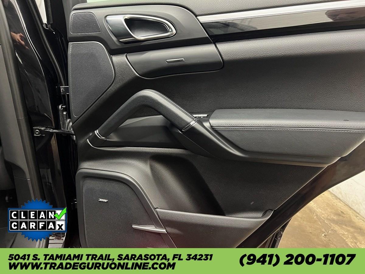 Porsche Cayenne Platinum Edition - Thumbnail 8