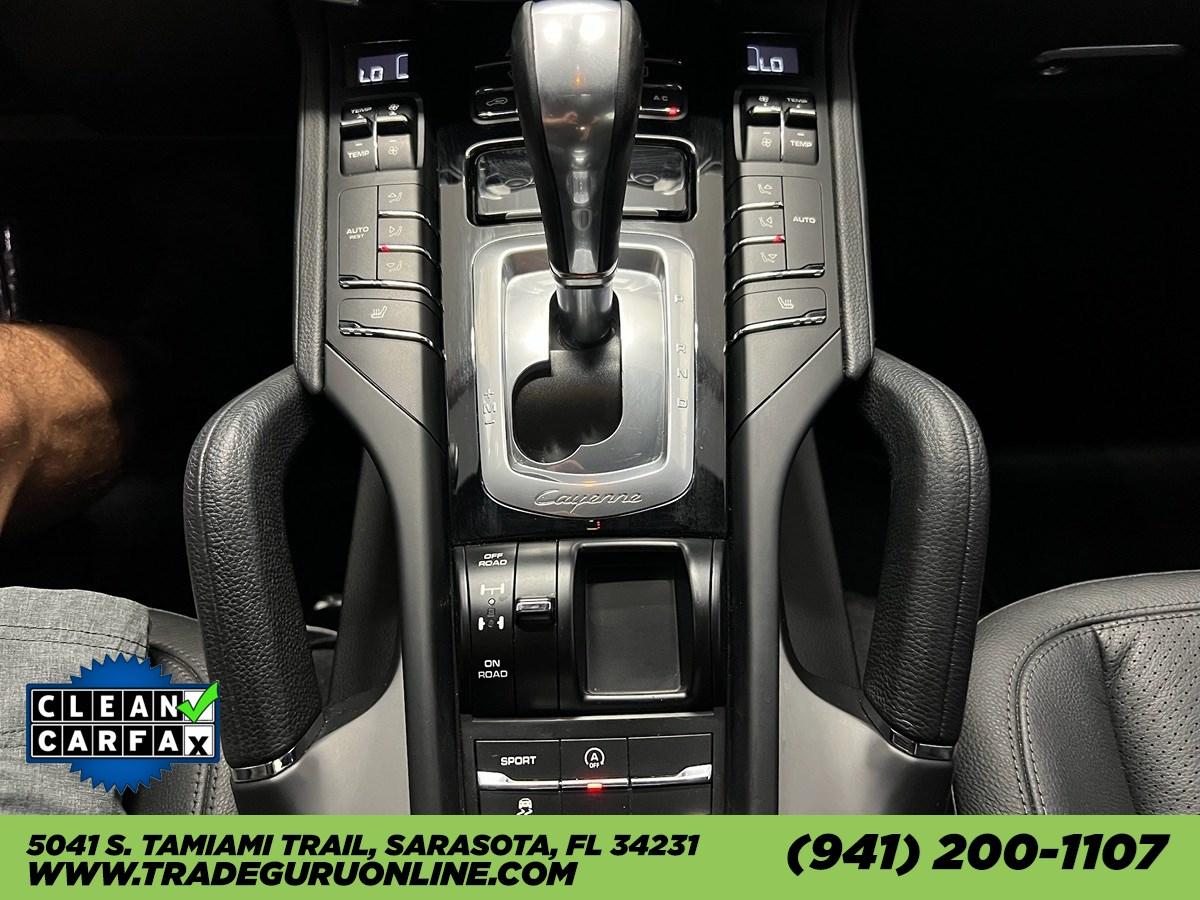 Porsche Cayenne Platinum Edition - Thumbnail 10