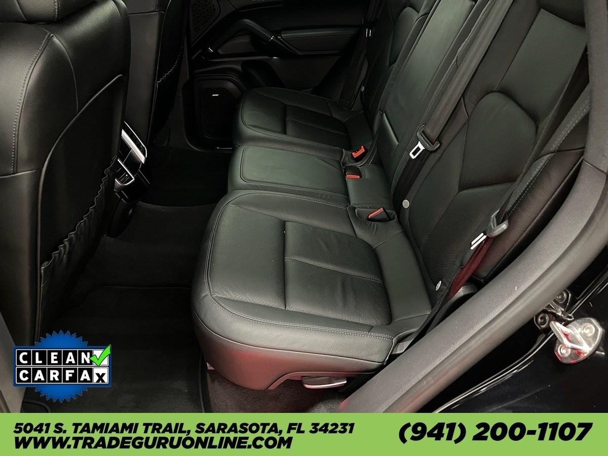 Porsche Cayenne Platinum Edition - Thumbnail 19