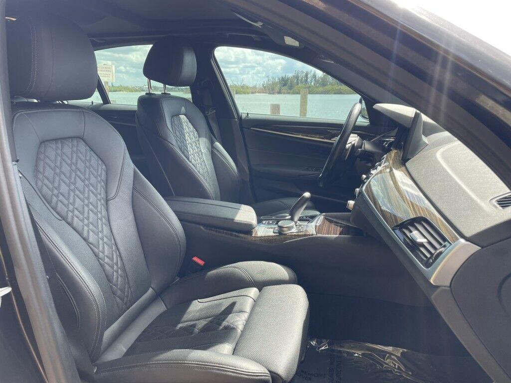 BMW 5 Series - Thumbnail 7