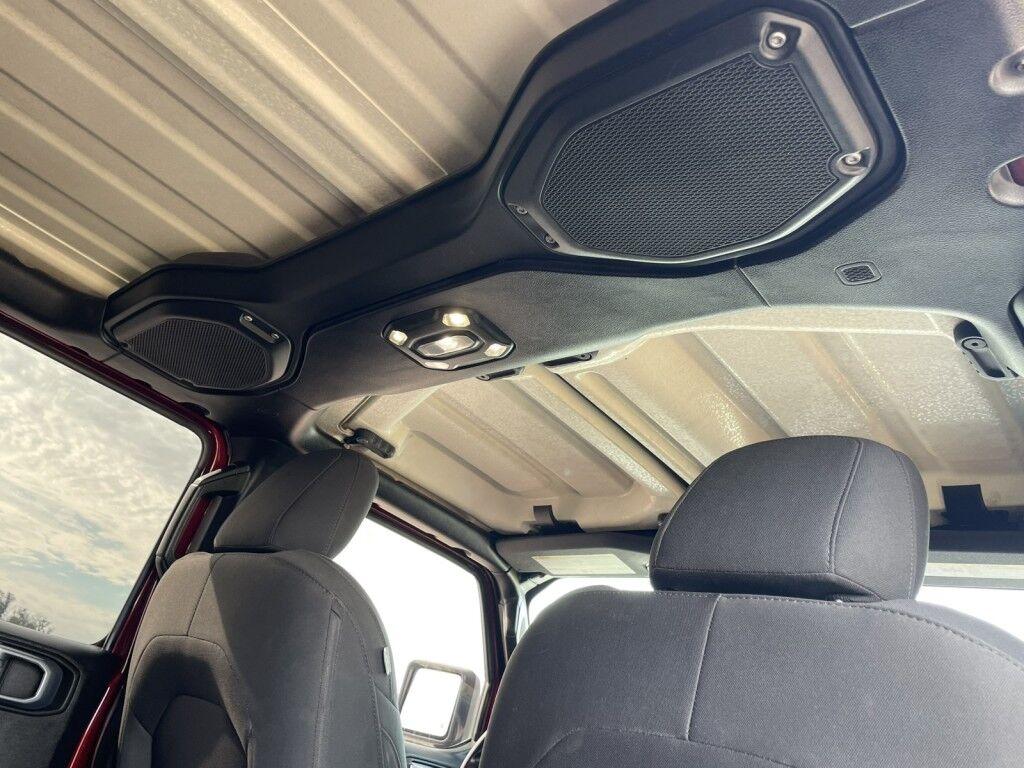 Jeep Wrangler - Thumbnail 12