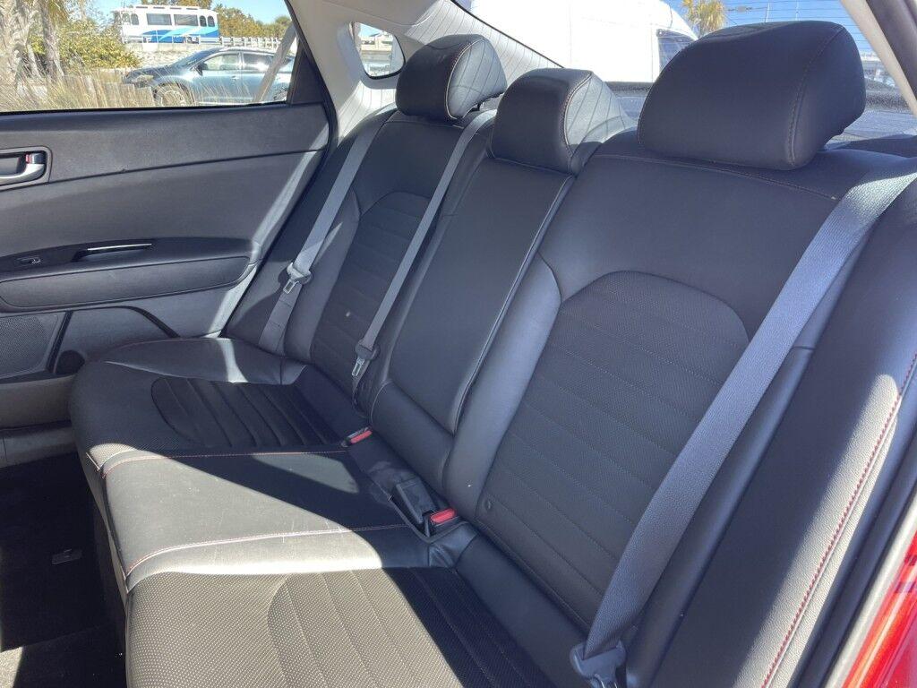 Kia Optima - Thumbnail 11