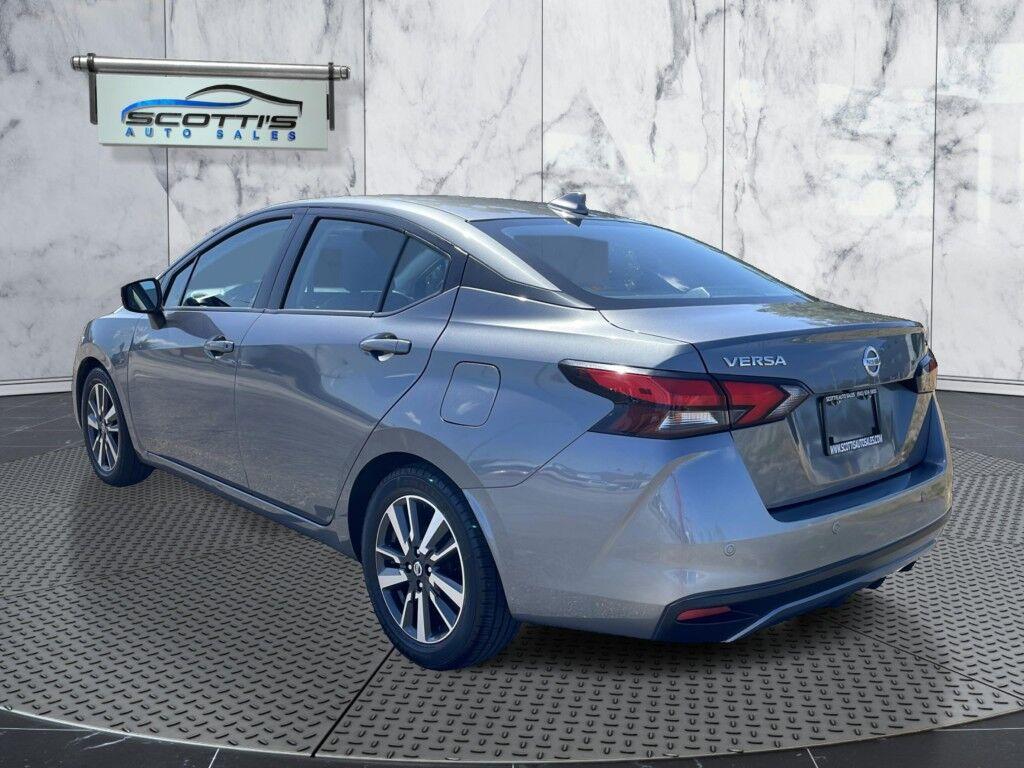 Nissan Versa - Thumbnail 6