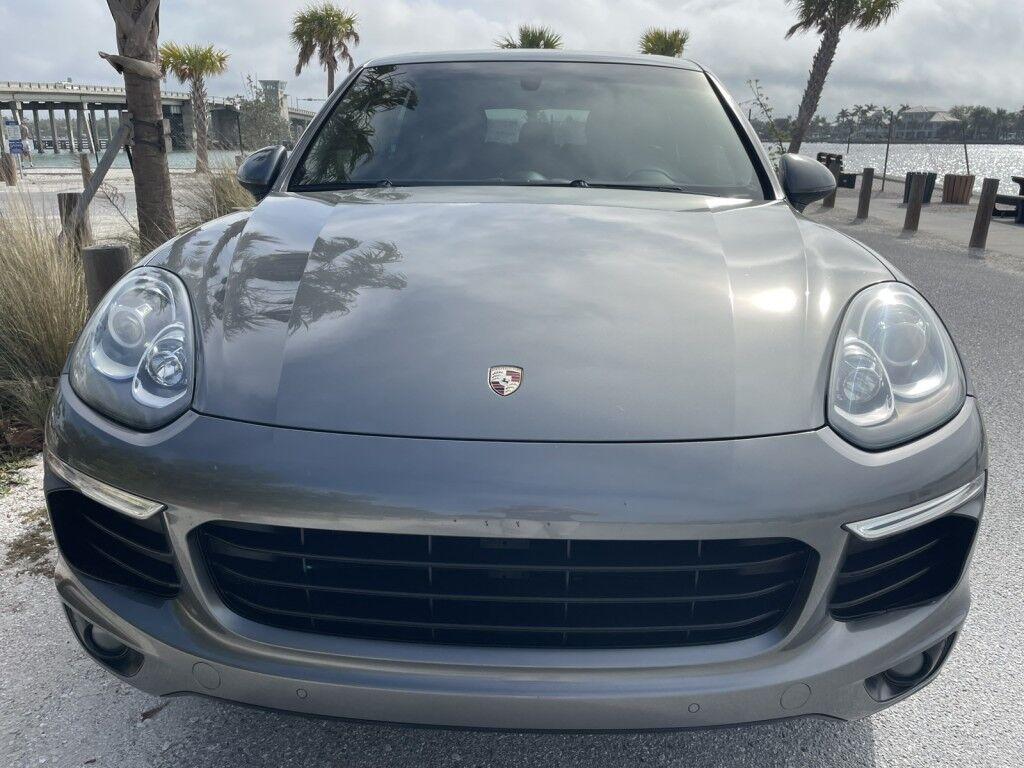 Porsche Cayenne - Thumbnail 4