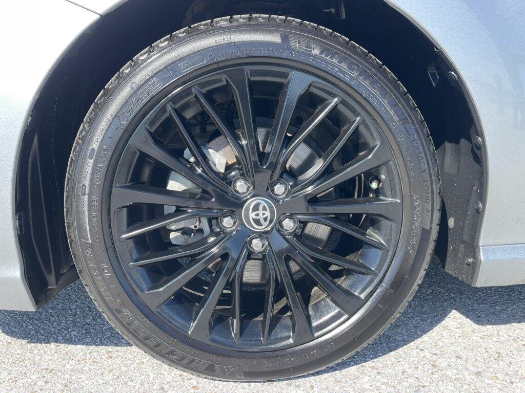 Toyota Camry - Thumbnail 18