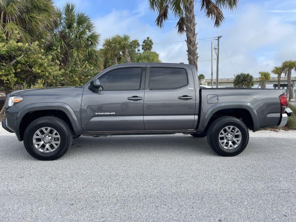 Toyota Tacoma 2WD - Thumbnail 3
