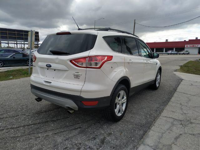 Ford Escape - Thumbnail 5