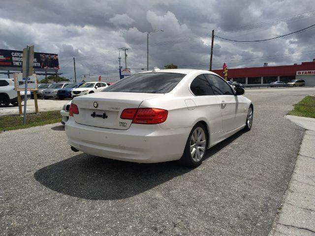 BMW 3-Series - Thumbnail 5