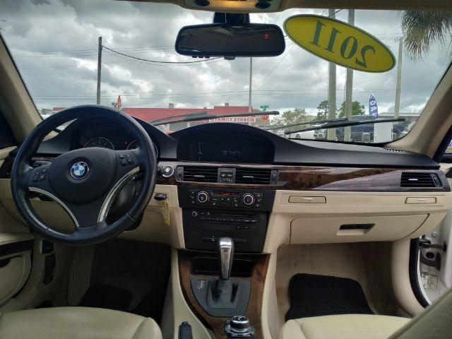 BMW 3-Series - Thumbnail 11