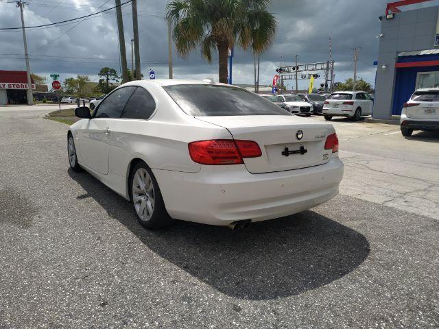 BMW 3-Series - Thumbnail 3