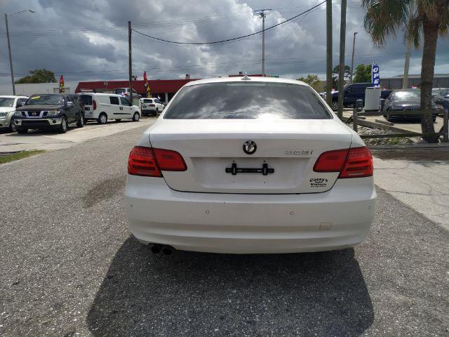 BMW 3-Series - Thumbnail 4