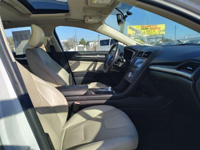 Ford Fusion Hybrid - Thumbnail 12