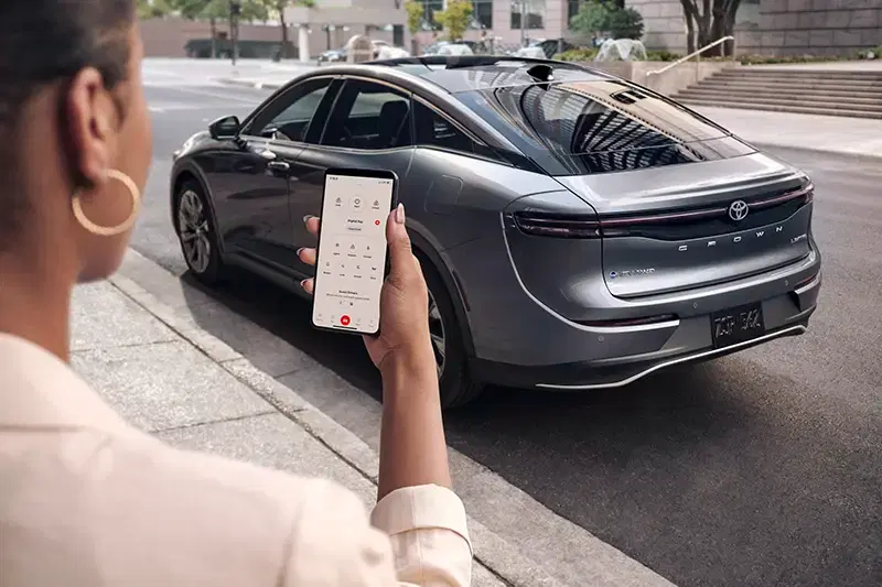 Toyota Crown In Coconut Creek, Fl - Thumbnail 4