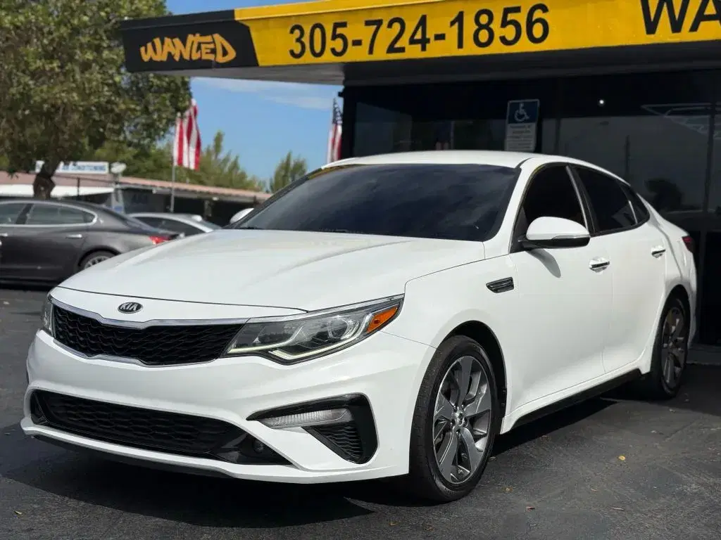 Kia Optima S Sedan 4D - View 1