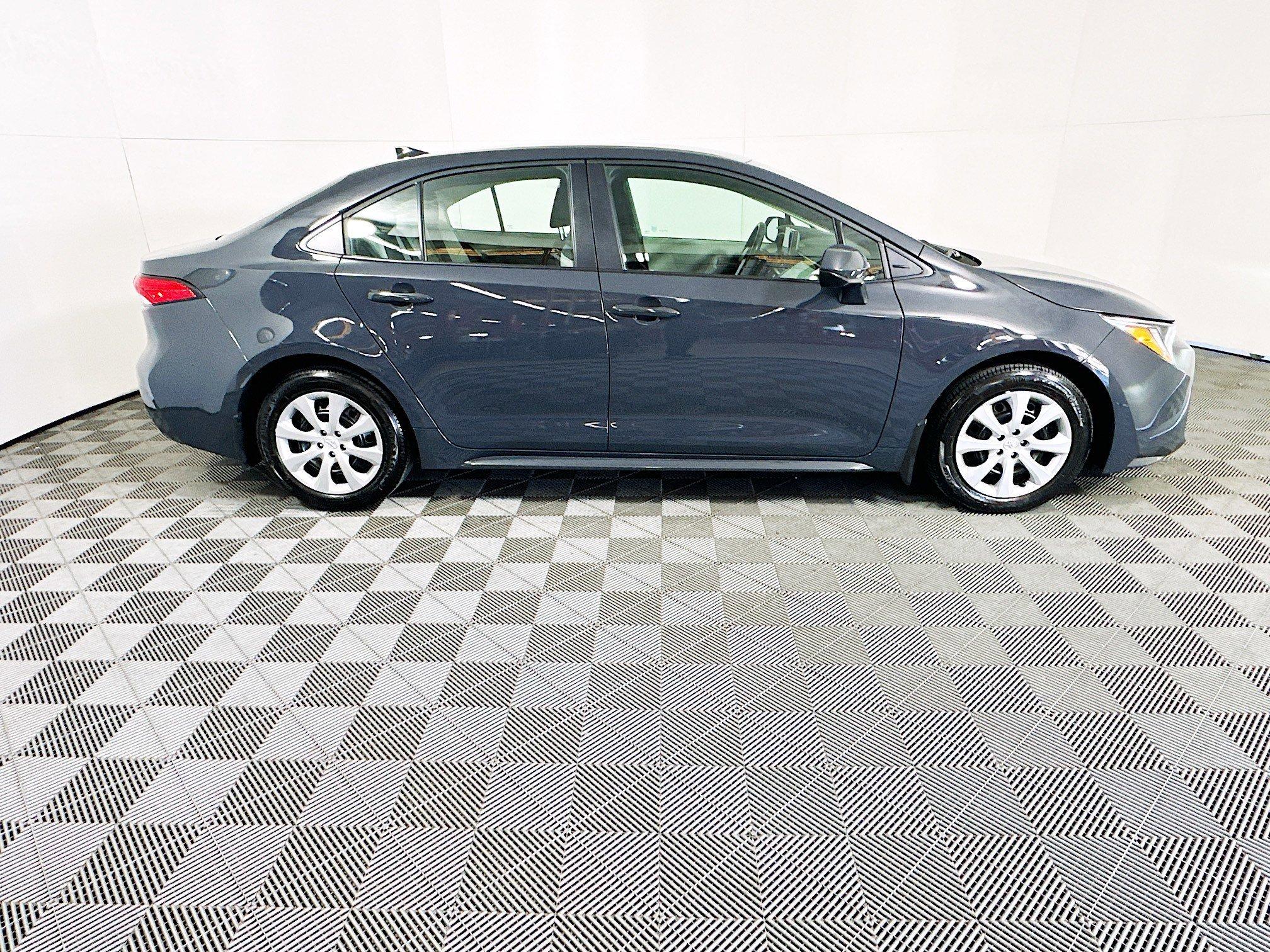 Toyota Corolla Le Fwd 4Dr Car - Thumbnail 3