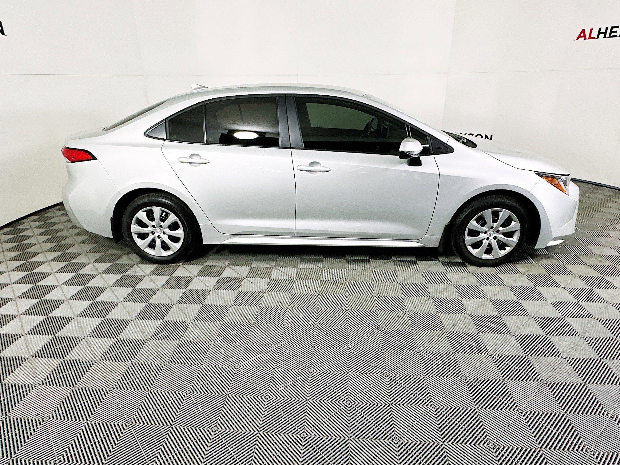 Toyota Corolla Le Fwd 4Dr Car - Thumbnail 3