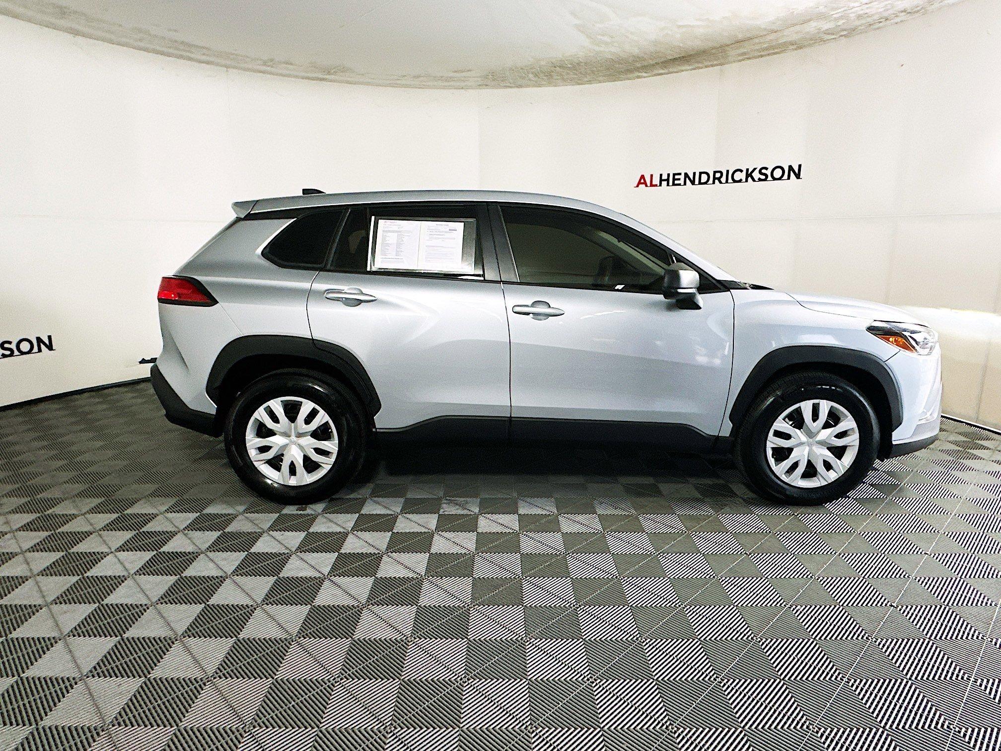 Toyota Corolla Cross L Fwd Sport Utility - Thumbnail 3