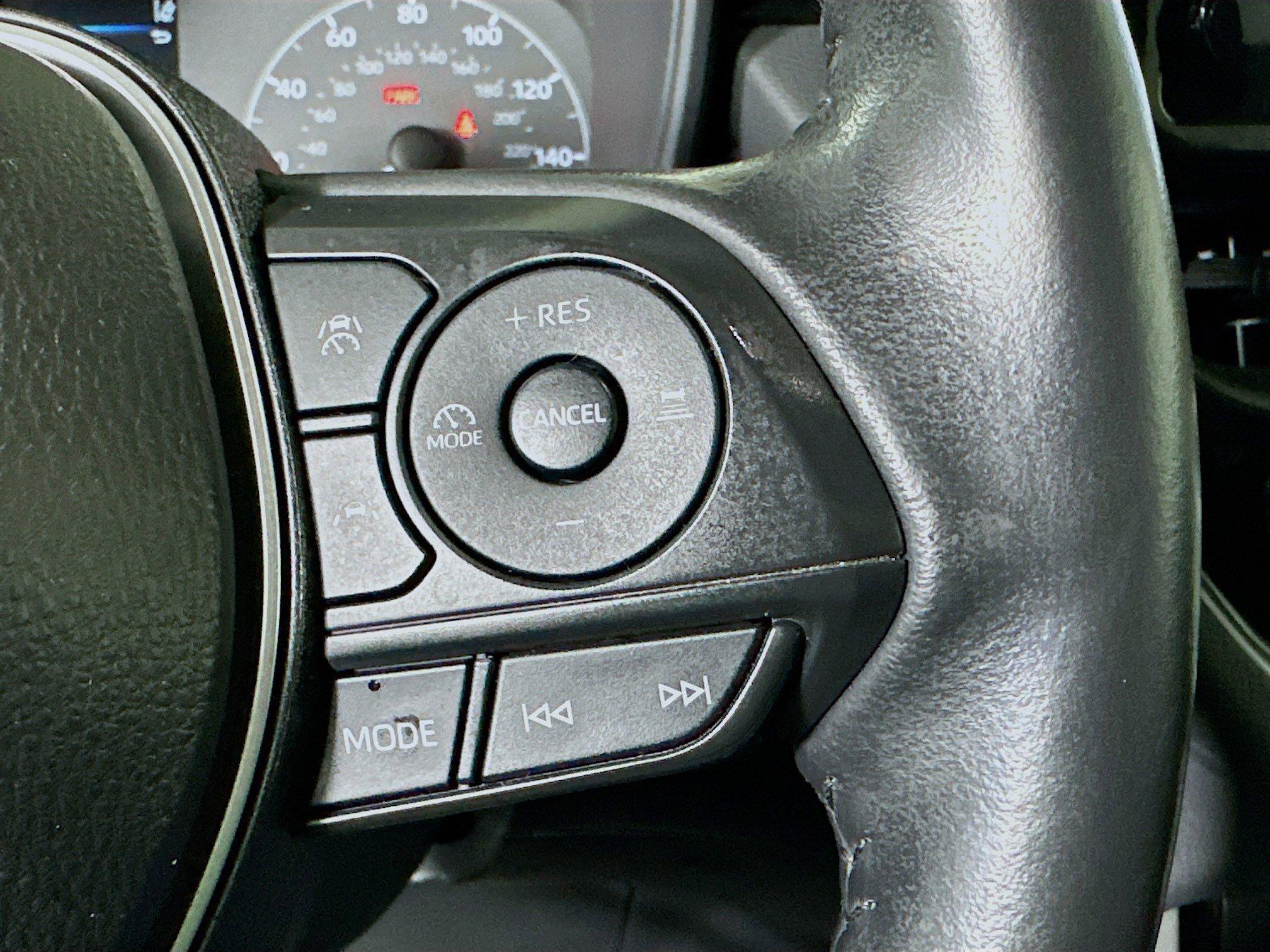 Toyota Corolla Cross Le Fwd Sport Utility - Thumbnail 18