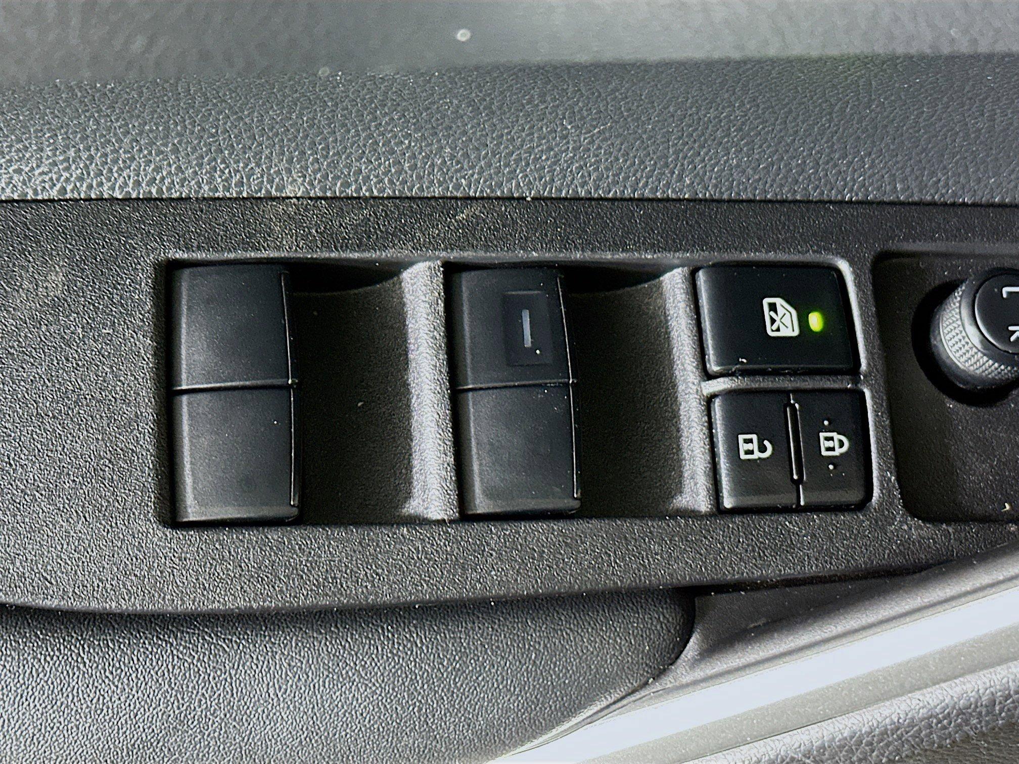 Toyota Corolla Cross Le Fwd Sport Utility - Thumbnail 15