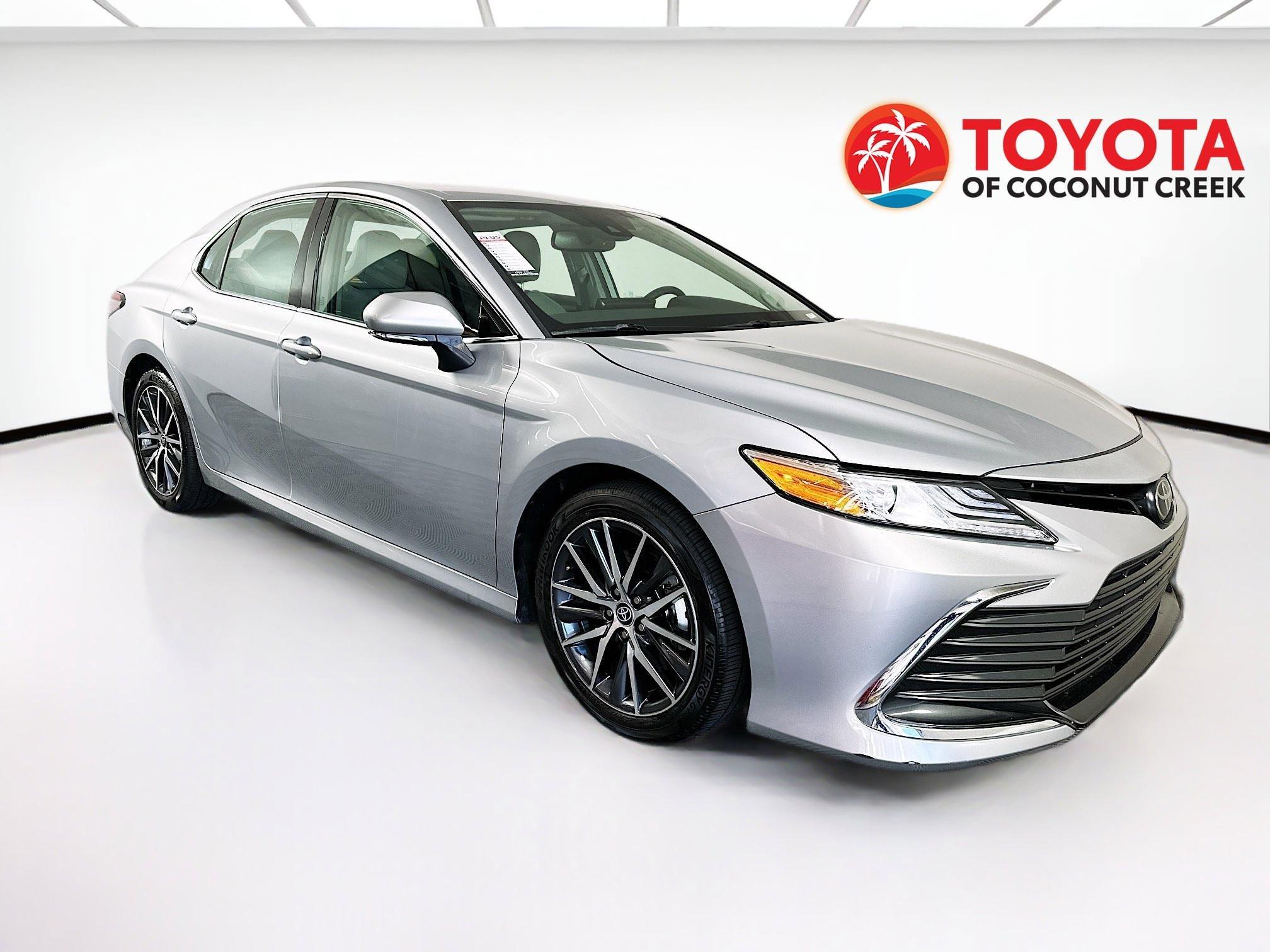 Toyota Camry Xle Fwd 4Dr Car - Thumbnail 2
