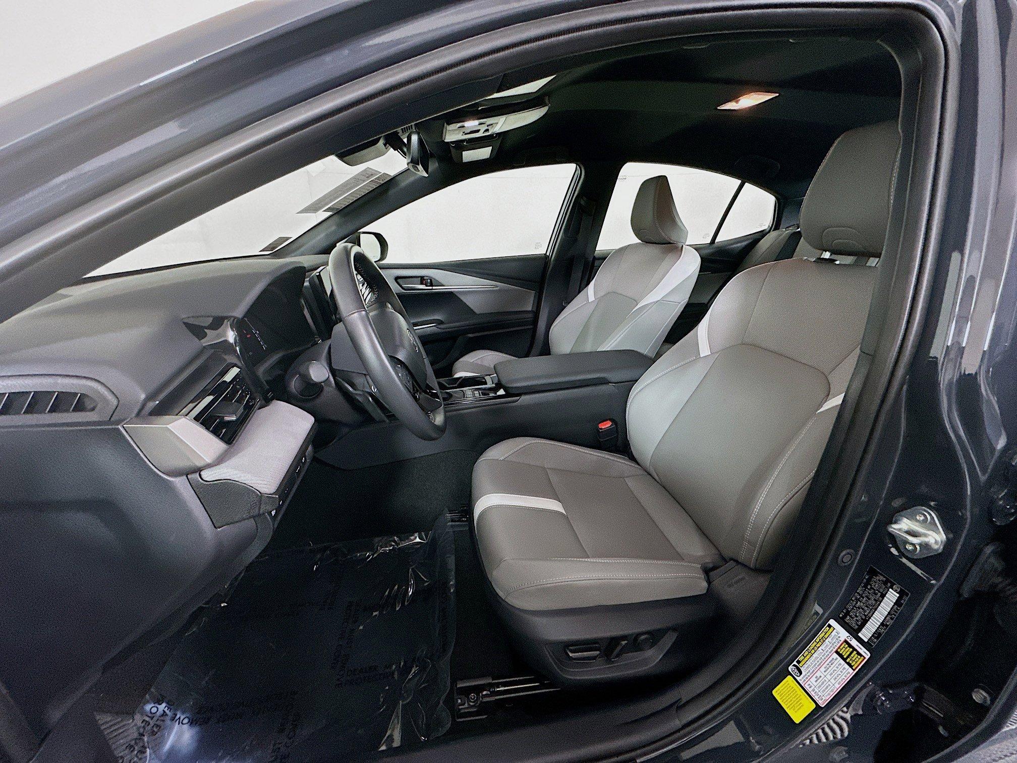 Toyota Camry Se Fwd 4Dr Car - Thumbnail 13