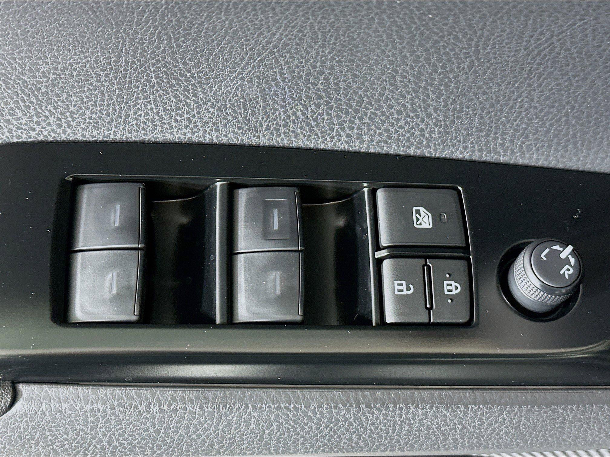 Toyota Camry Le Fwd 4Dr Car - Thumbnail 15