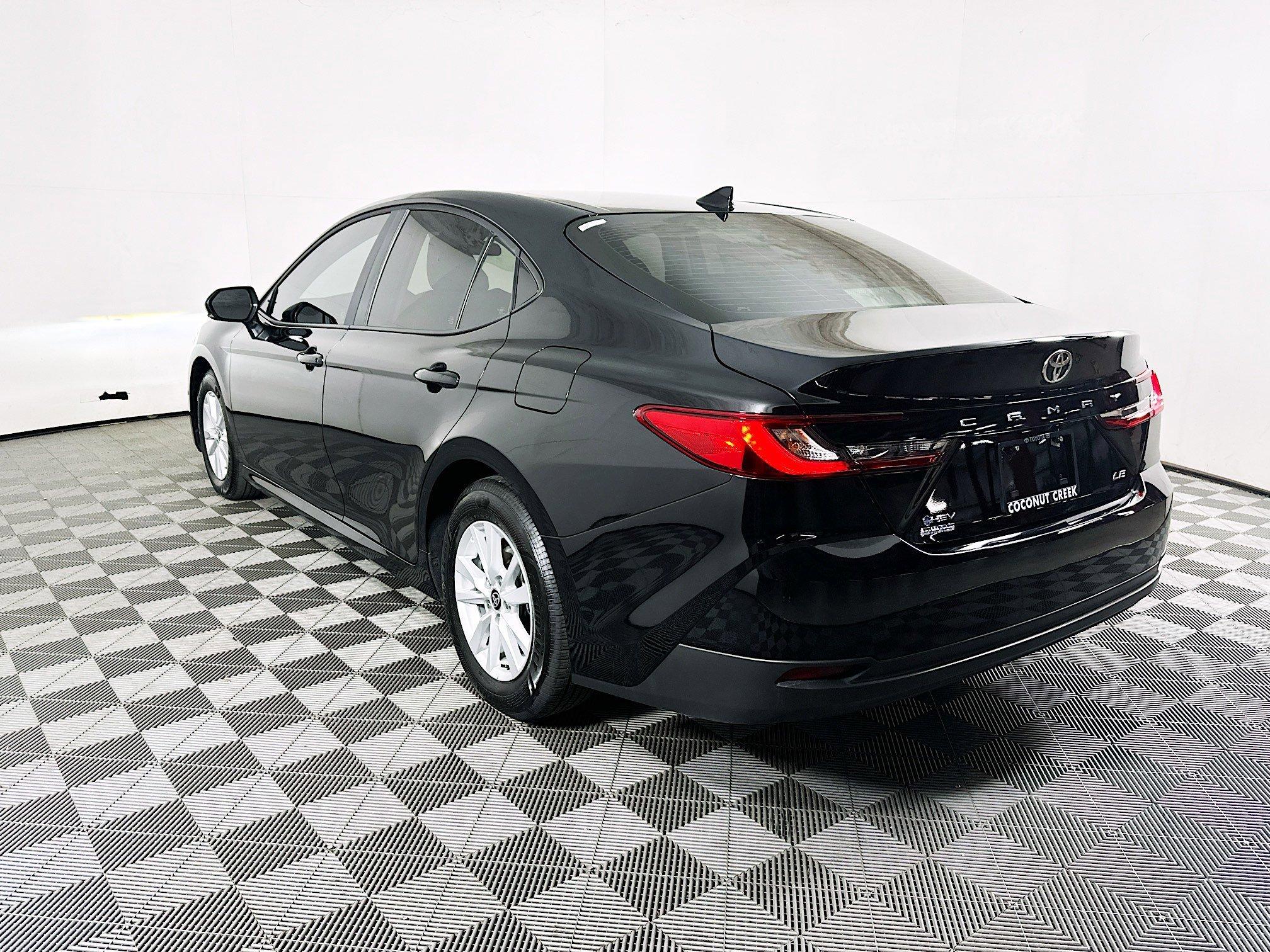 Toyota Camry Le Fwd 4Dr Car - Thumbnail 6