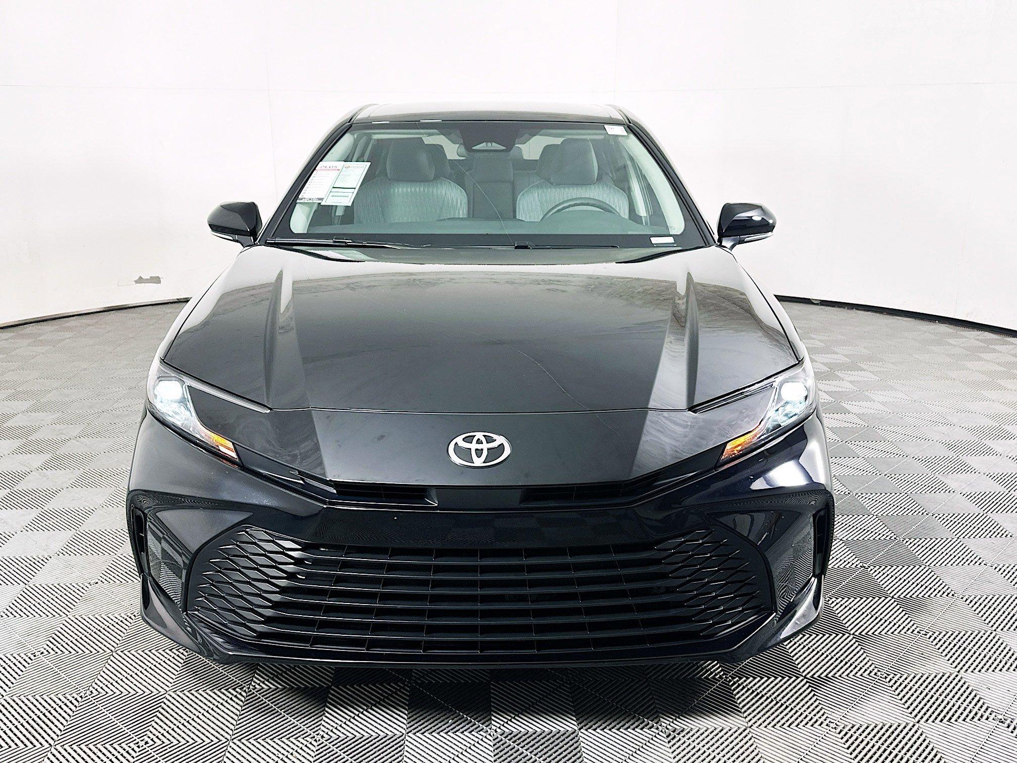 Toyota Camry Le Fwd 4Dr Car - Thumbnail 9