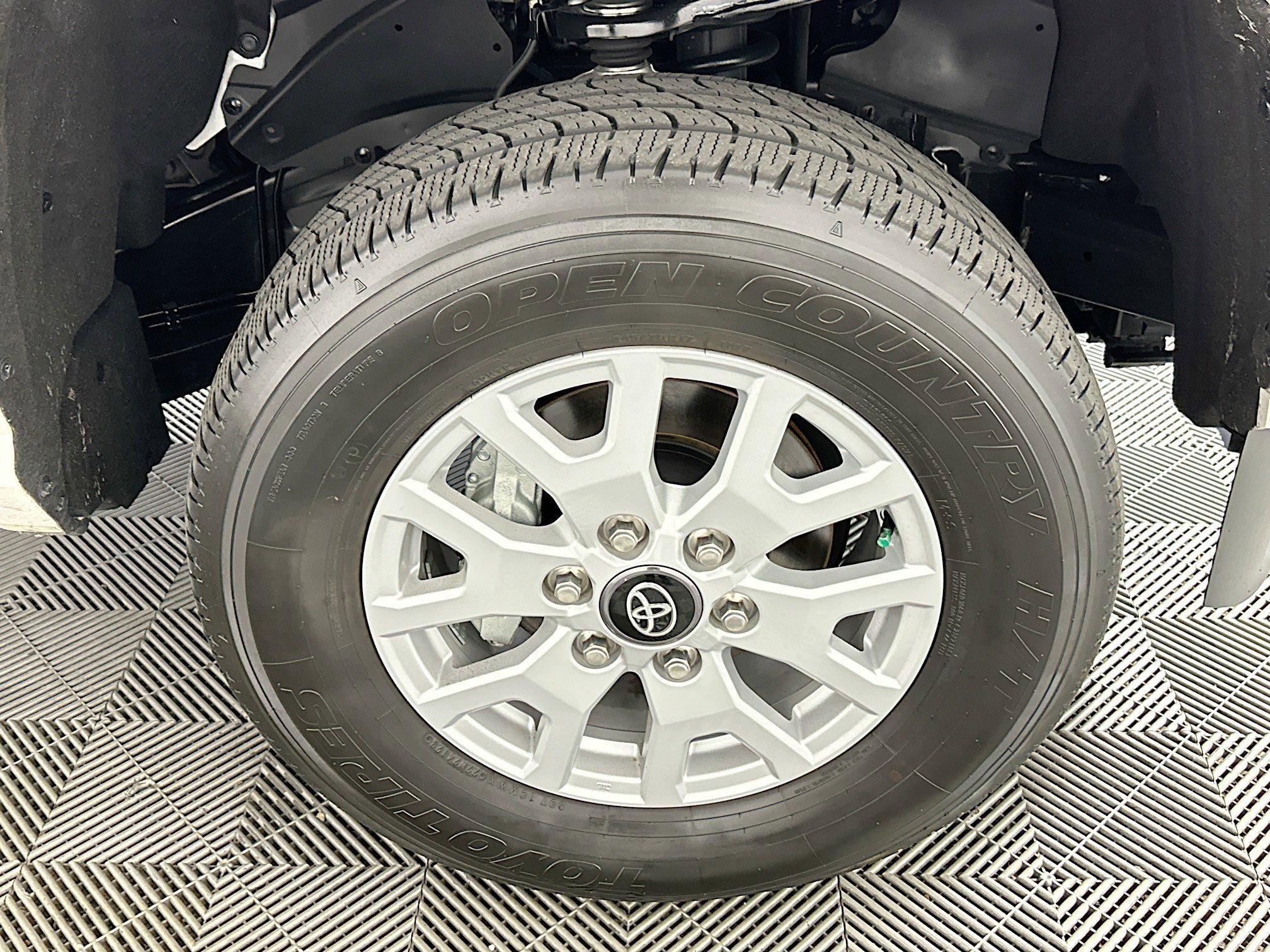 Toyota Tacoma 4Wd Sr5 4Wd Crew Cab Pickup - Thumbnail 12