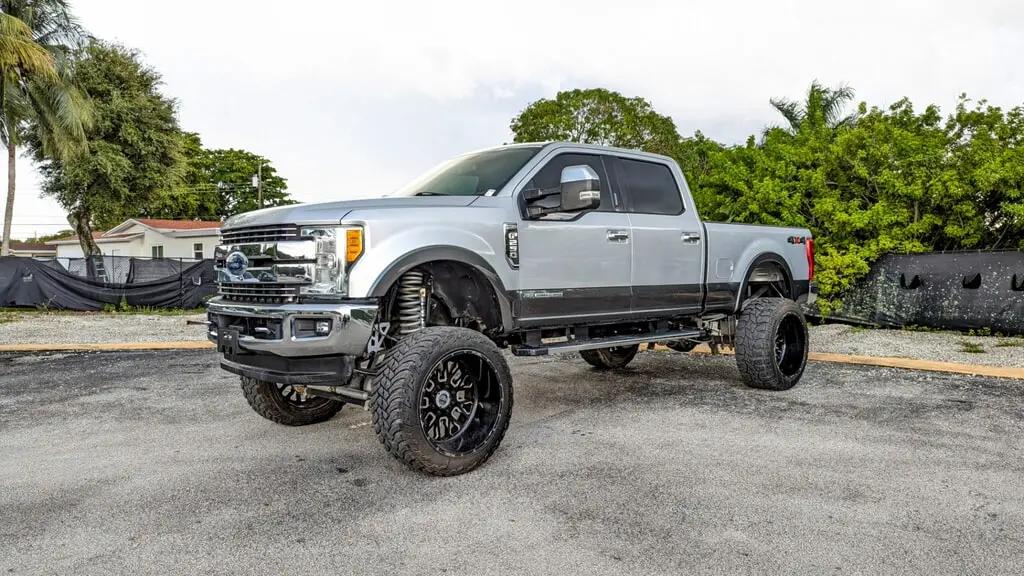 Ford Super Duty F-250 Srw Lariat For Sale In Miami - View 1