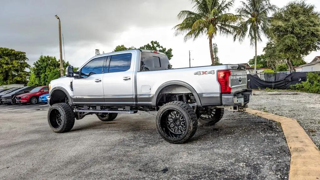 Ford Super Duty F-250 Srw Lariat For Sale In Miami - Thumbnail 3
