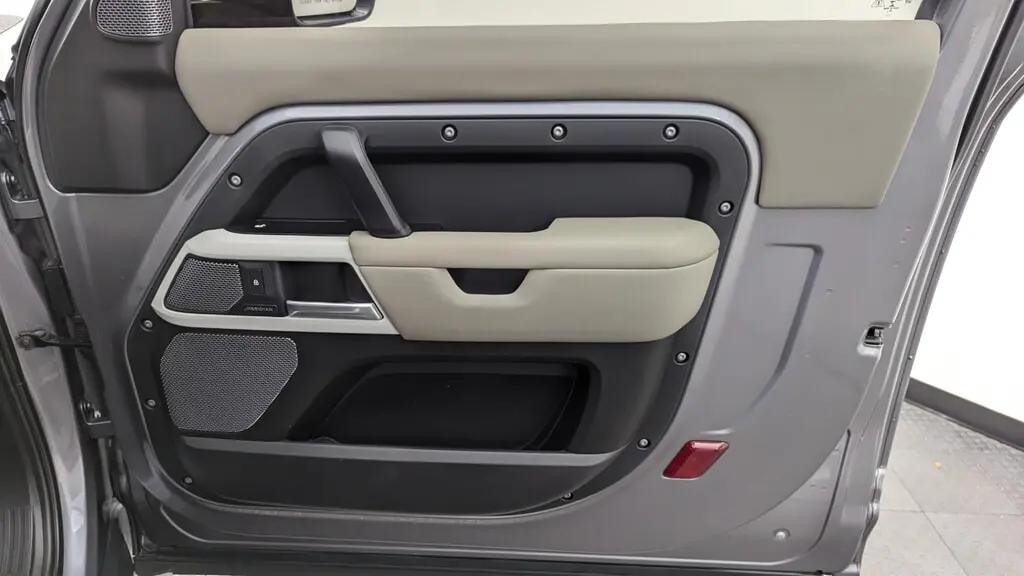 Land Rover Defender S For Sale In West Palm - Thumbnail 17