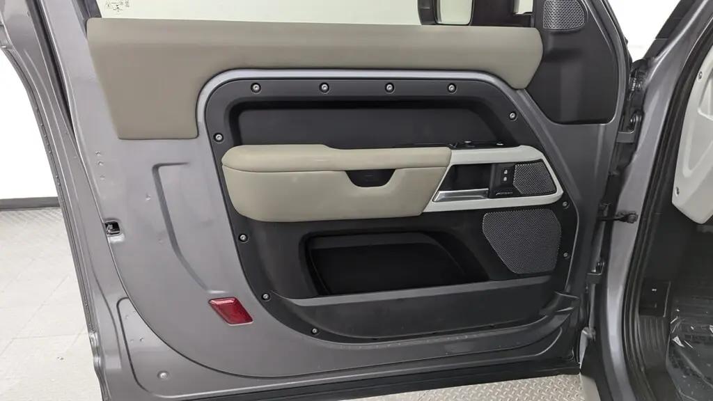 Land Rover Defender S For Sale In West Palm - Thumbnail 11