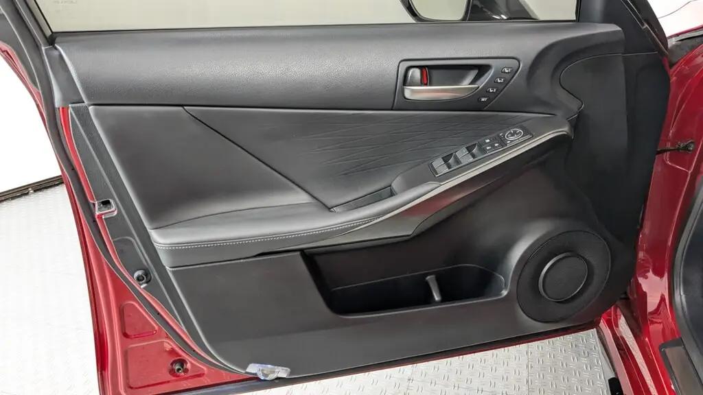 Lexus Is$35,499*Price Excludes Taxes, Tag, Title, Registration Fees, Government Fees, Electronic Filing Fe - Thumbnail 12