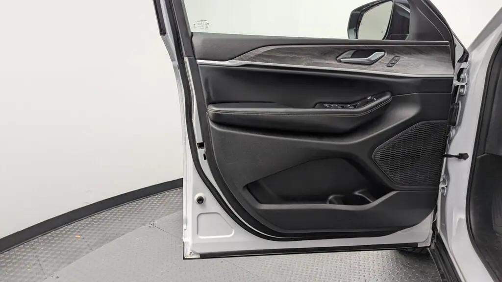 Jeep Grand Cherokee Limited For Sale In West Palm - Thumbnail 12