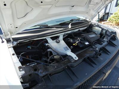 Chevrolet Express Cutaway Box Truck 3500 - Thumbnail 7