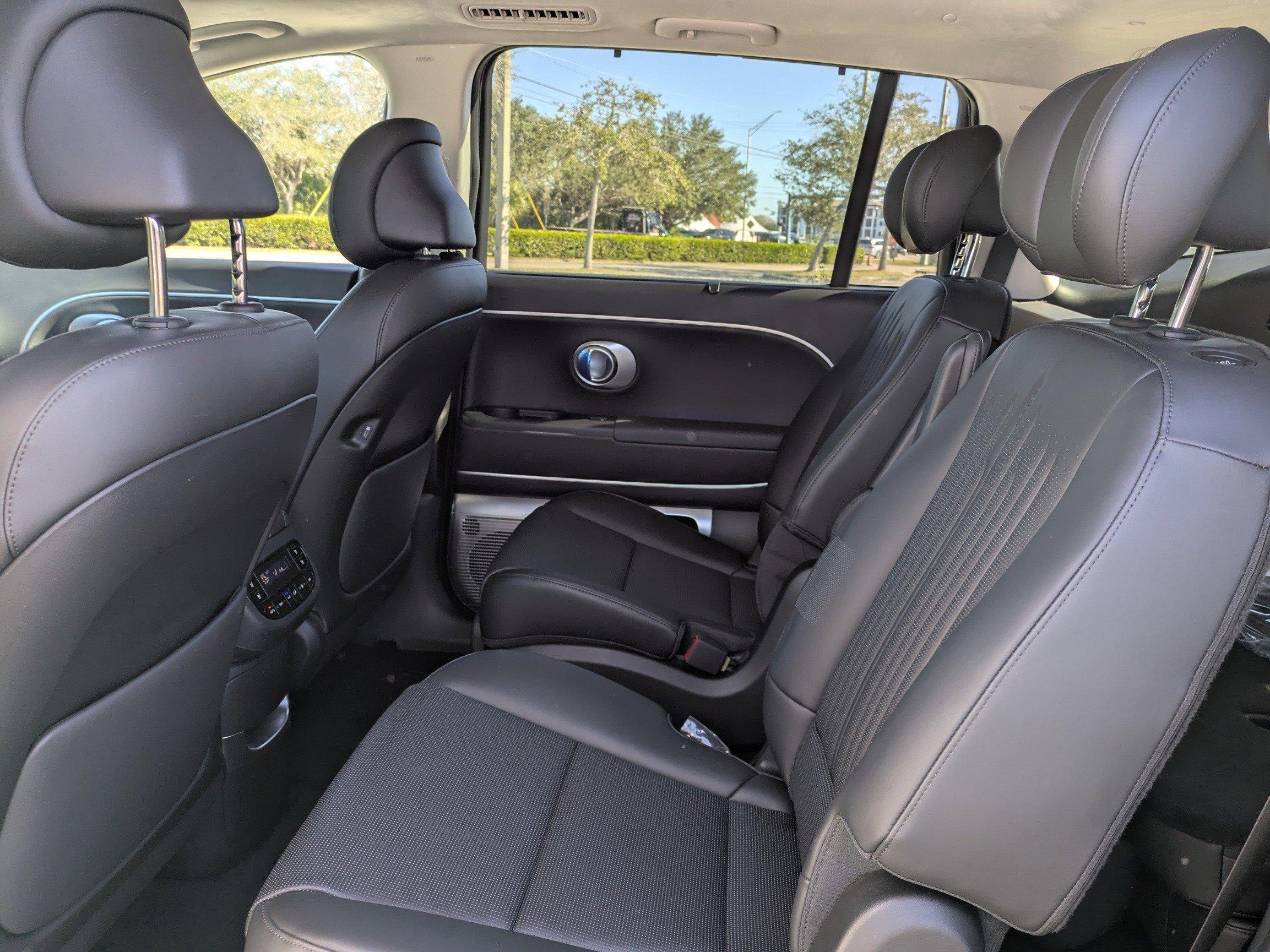 Hyundai Ioniq 9 Performance Calligraphy All Wheel Drive Sport Utility - Thumbnail 16