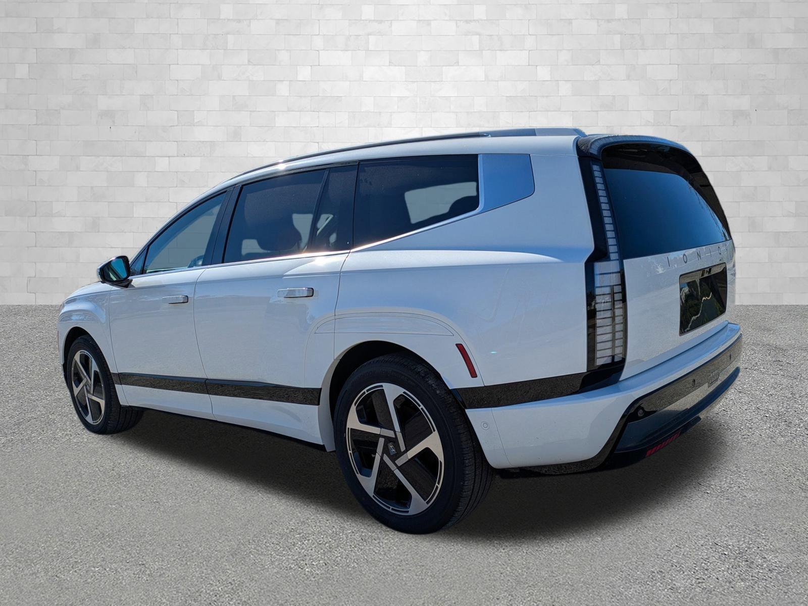 Hyundai Ioniq 9 Performance Calligraphy All Wheel Drive Sport Utility - Thumbnail 5