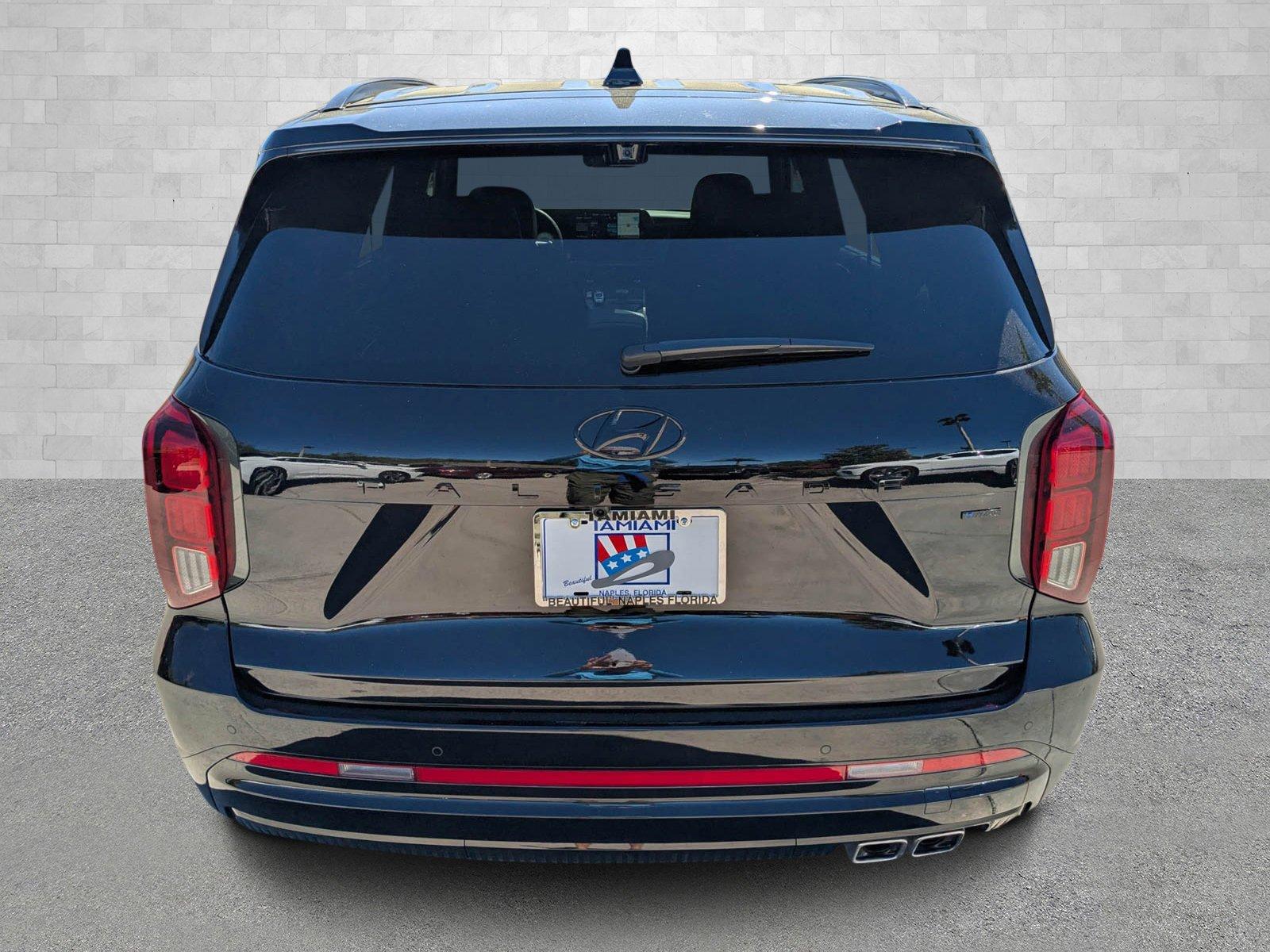 Hyundai Palisade Calligraphy Night Edition Awd All Wheel Drive Sport Utility - Thumbnail 4