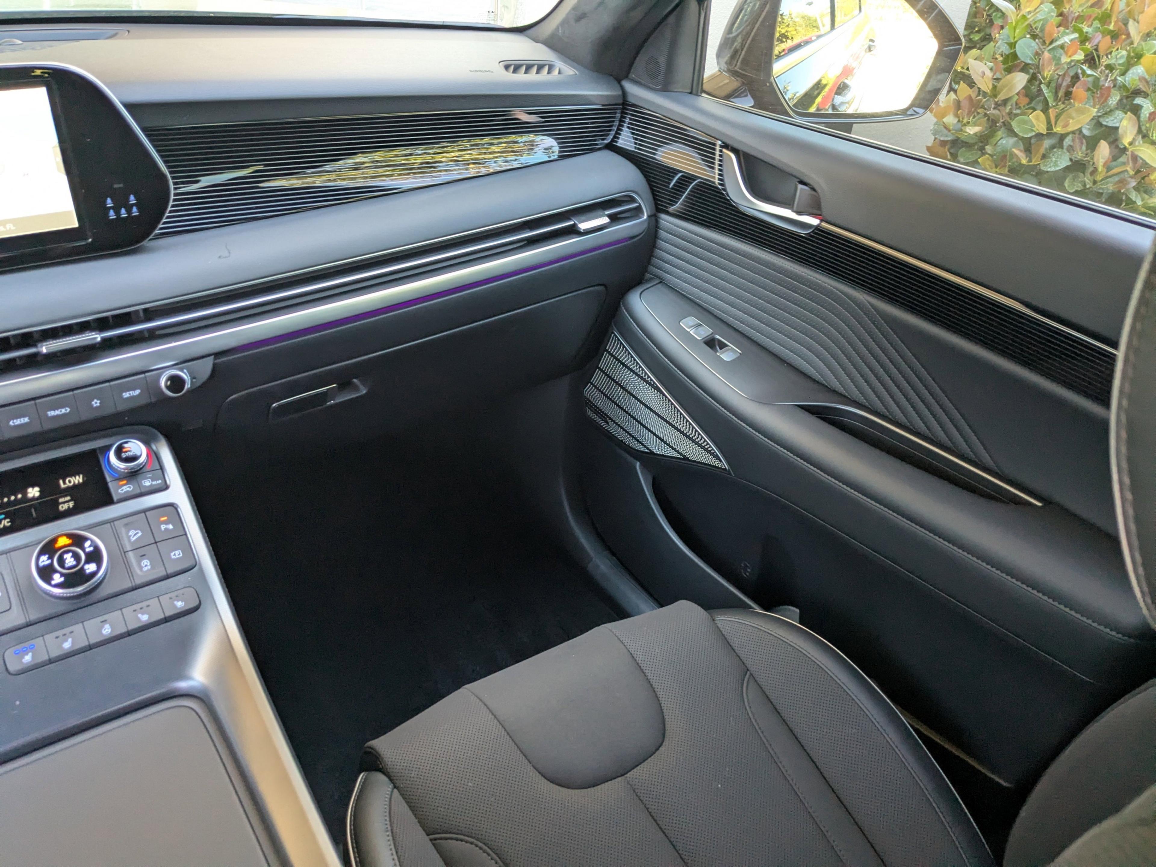 Hyundai Palisade Calligraphy Night Edition Awd All Wheel Drive Sport Utility - Thumbnail 13