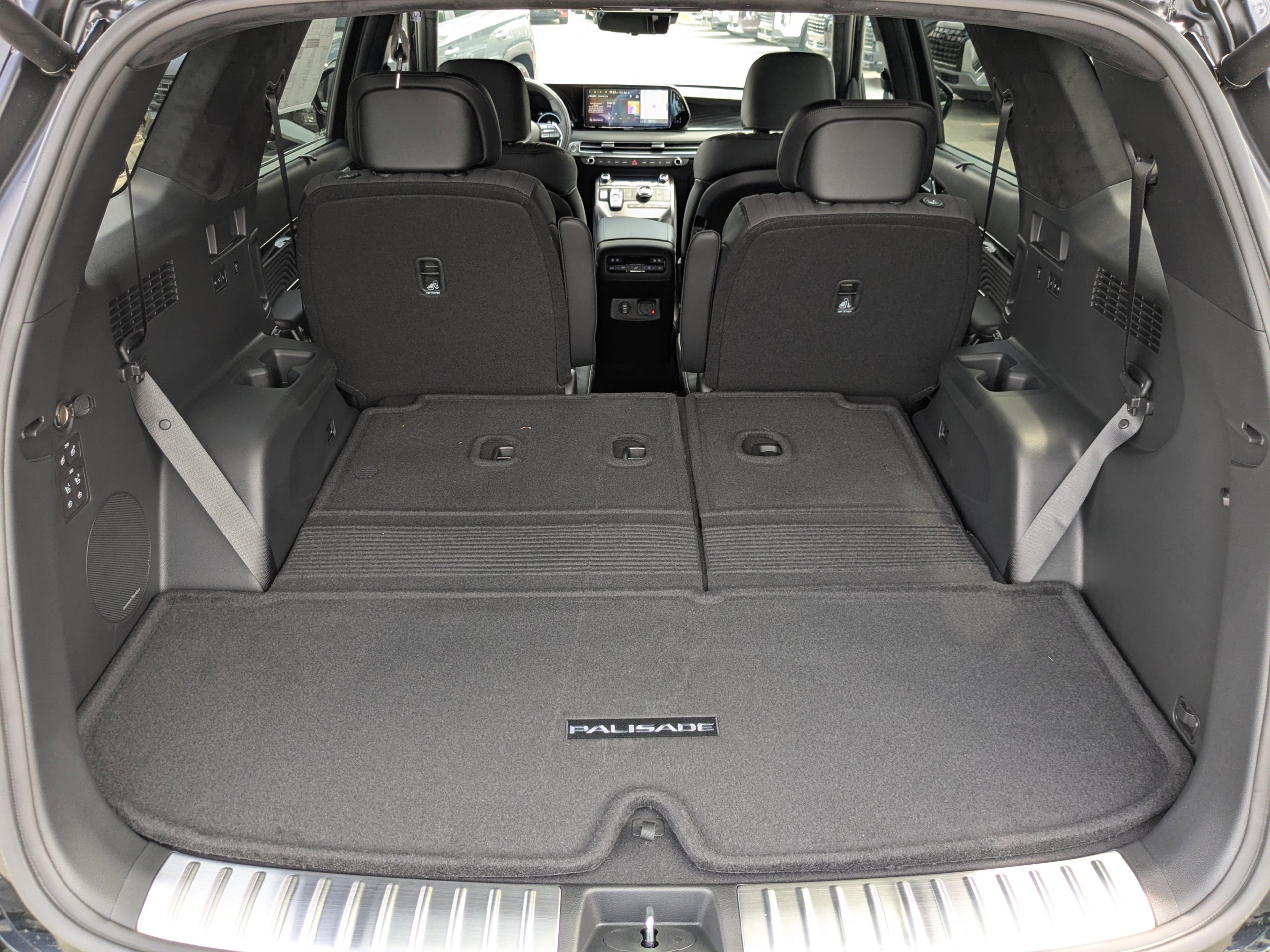 Hyundai Palisade Calligraphy Night Edition Awd All Wheel Drive Sport Utility - Thumbnail 17