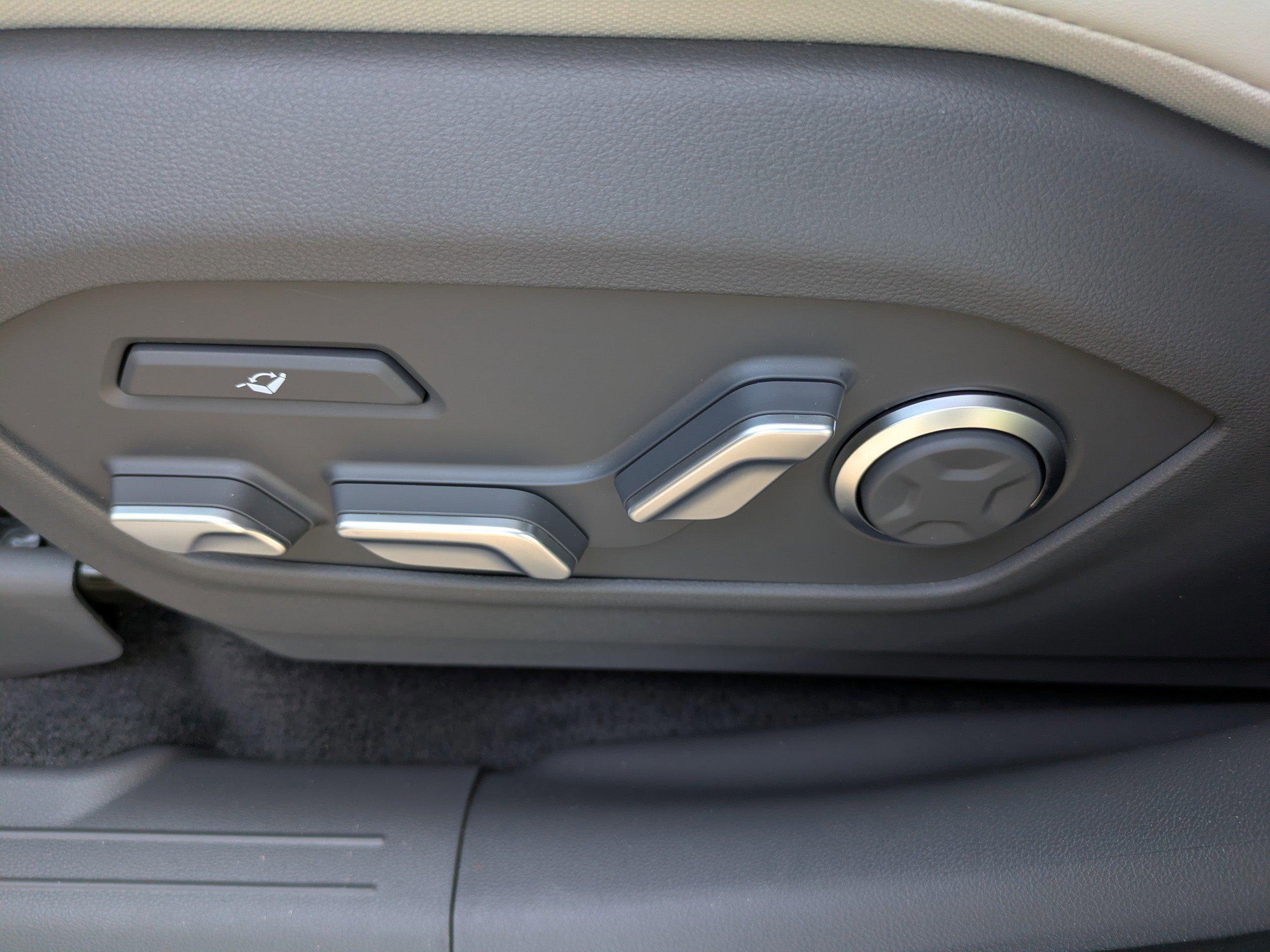 Hyundai Santa Fe Hybrid Calligraphy Front Wheel Drive Sport Utility - Thumbnail 19