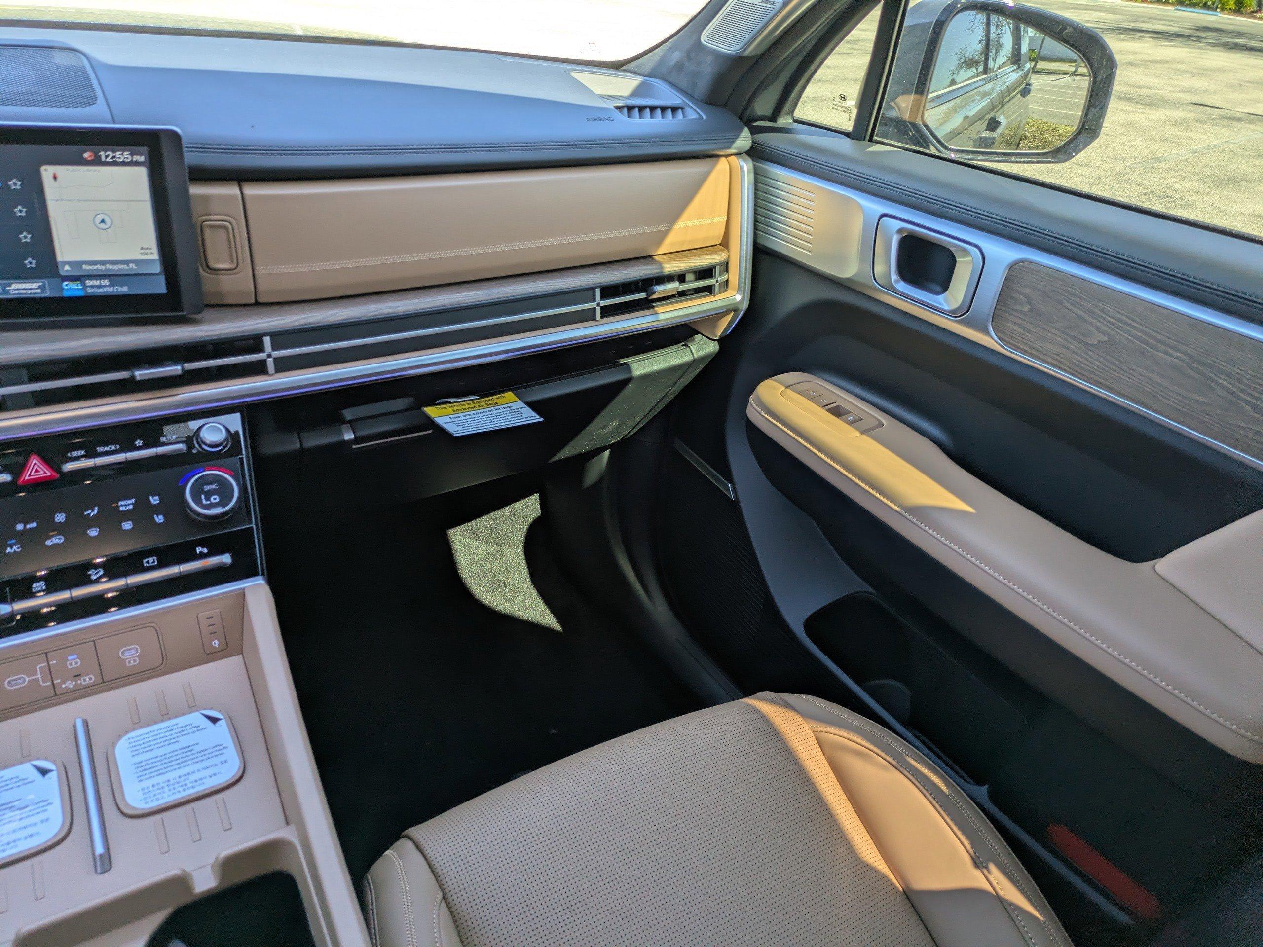 Hyundai Santa Fe Hybrid Calligraphy All Wheel Drive Sport Utility - Thumbnail 13