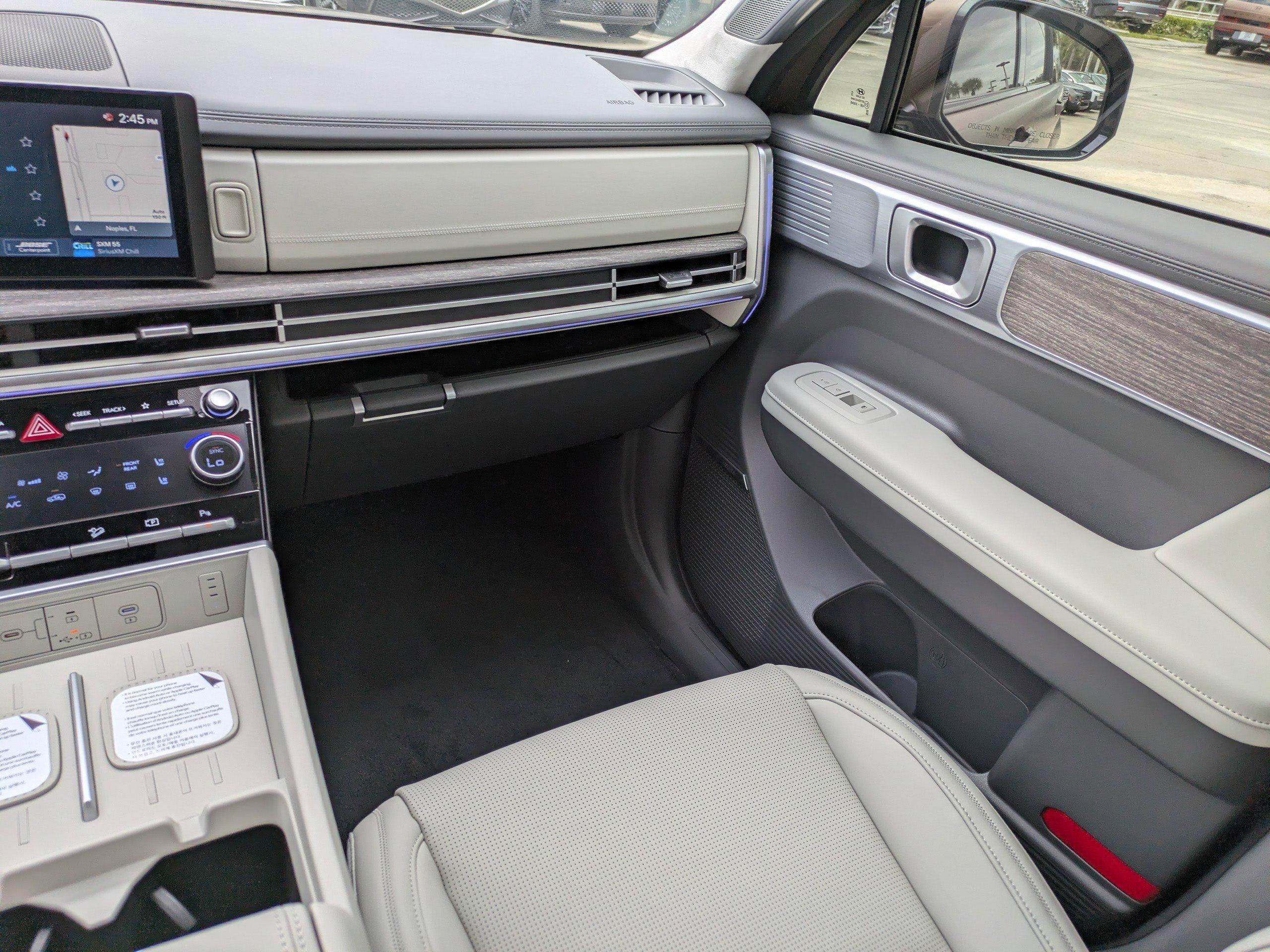 Hyundai Santa Fe Hybrid Calligraphy Front Wheel Drive Sport Utility - Thumbnail 13