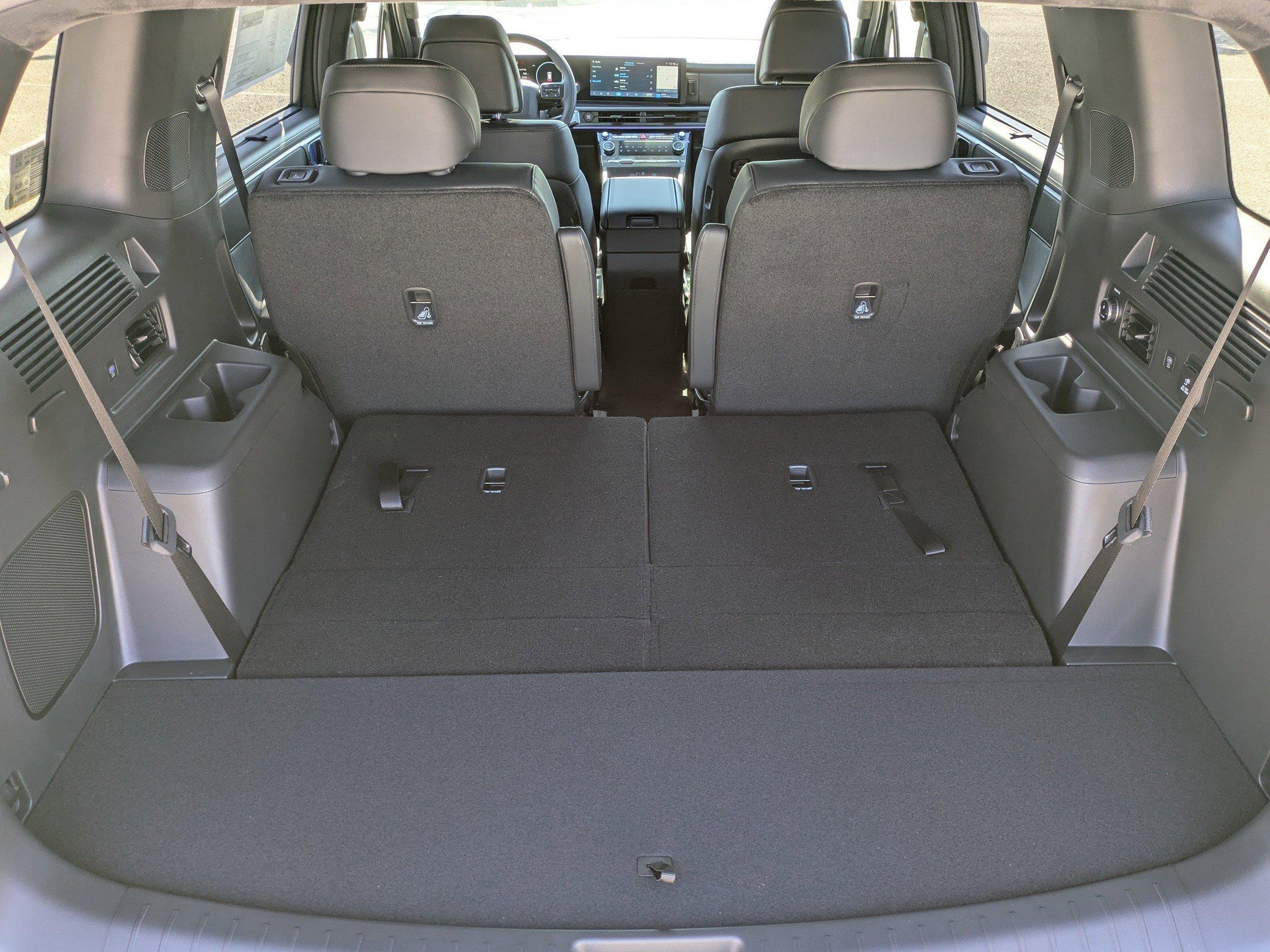 Hyundai Santa Fe Hybrid Calligraphy Front Wheel Drive Sport Utility - Thumbnail 17