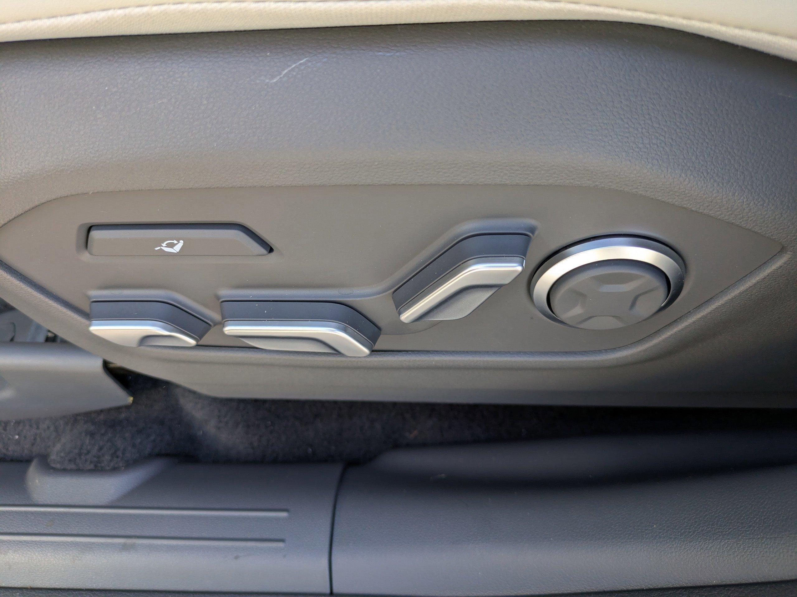 Hyundai Santa Fe Hybrid Calligraphy Front Wheel Drive Sport Utility - Thumbnail 18