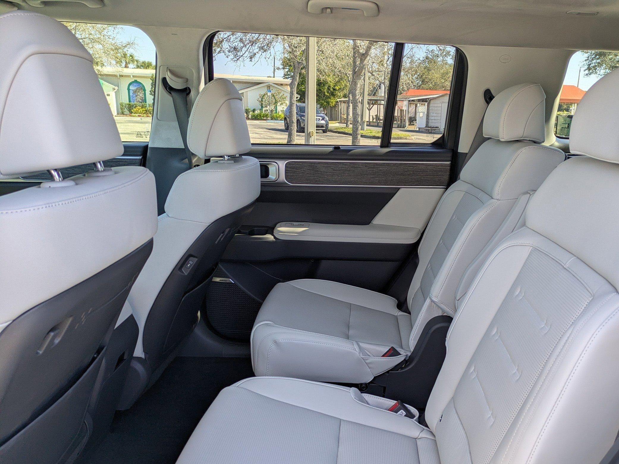 Hyundai Santa Fe Hybrid Calligraphy Front Wheel Drive Sport Utility - Thumbnail 15